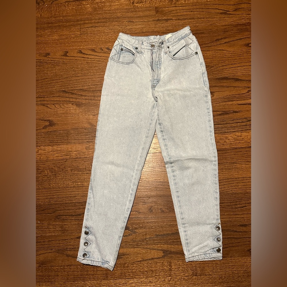 Vintage Levi’s Light Gray High-Rise Women Jeans